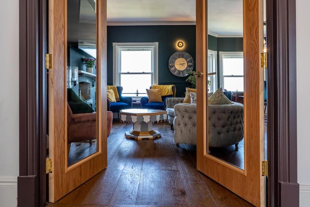 Luxury Duplex Penthouse On The Beach With Panoramic Sea Views ハーン・ベイ エクステリア 写真